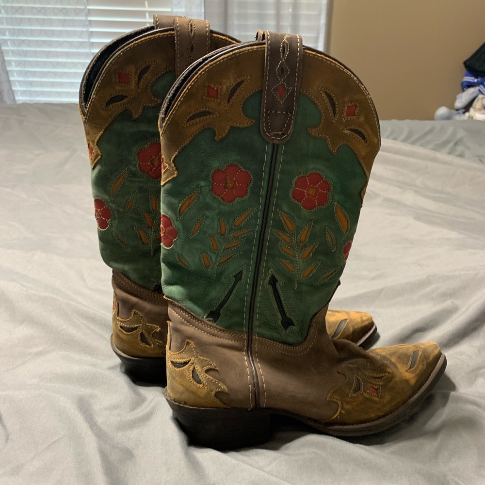 Boots - Picture 2 of 4